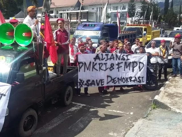 Demo pmkri ruteng dan fmpd tolak money politic