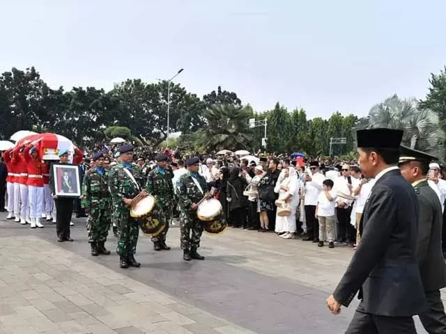 Presiden-jokowi-pimpin-upacara-pemakaman-bj-habibie